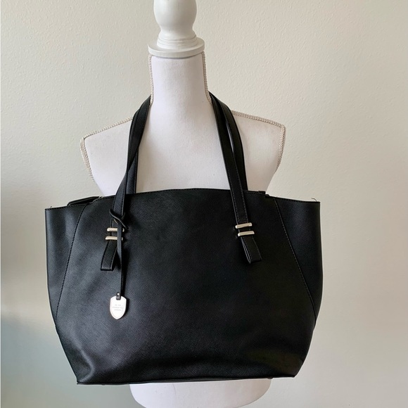 London Fog bag - Picture 1 of 9